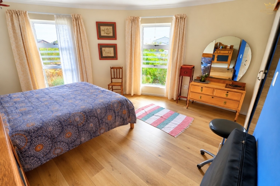 4 Bedroom Property for Sale in Bettys Bay Western Cape